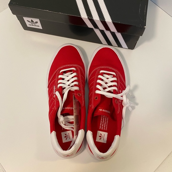 Adidas red skate / casual shoe - Picture 5 of 7